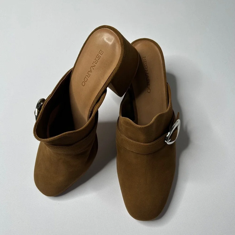 Bernardo Women's Mules Clogs Buckle Detail Block Heel Brown Leather Shoes - Picture 1 of 7